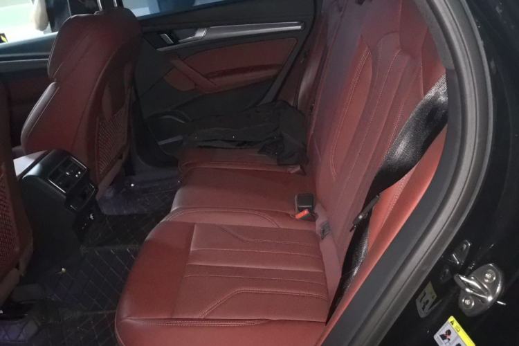 Used Audi Q5L 2025 quattro 45th Anniversary Edition 45 TFSI Luxury Dynamic Model Left Rear Seat