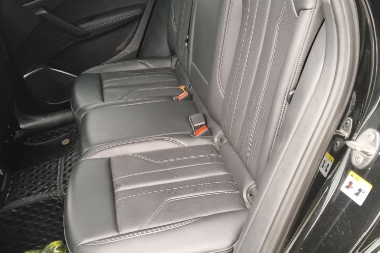 Used Audi Q5L 2025 40 TFSI Luxury Dynamic Edition Left Rear Seat