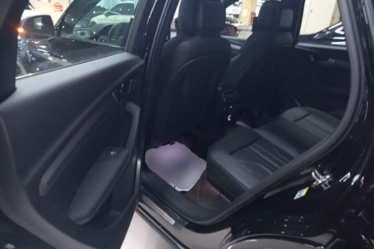 Used Audi Q5L 2025 40 TFSI Luxury Dynamic Edition Left Rear Seat