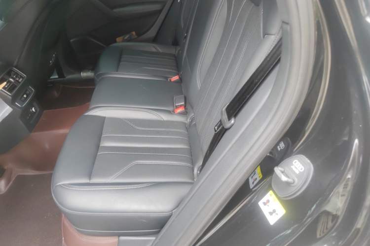 Used Audi Q5L 2025 45 TFSI Luxury Dynamic Edition Left Rear Seat