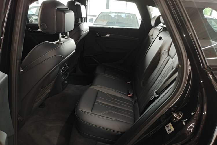 Used Audi Q5L 2025 45 TFSI Prestige Dynamic Edition Left Rear Seat