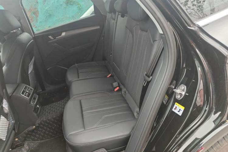Used Audi Q5L 2025 quattro 45th Anniversary Edition 40 TFSI Sporty and Dynamic Model Left Rear Seat