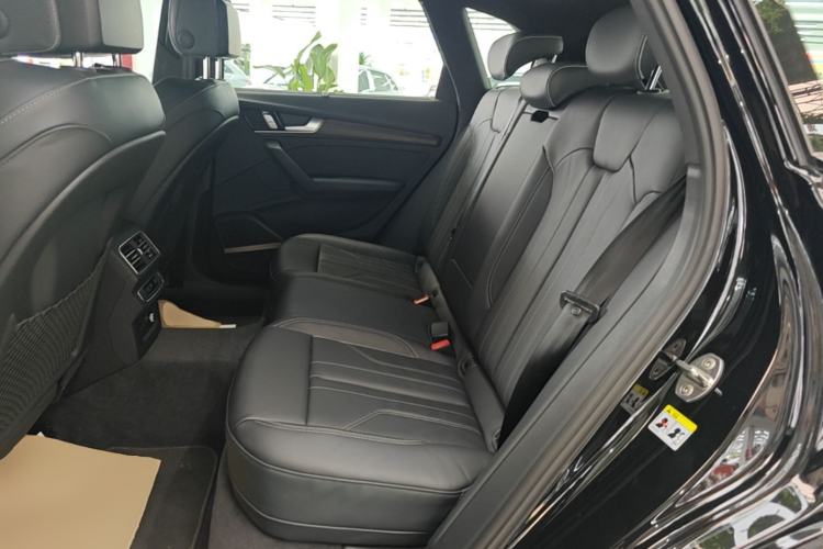 Used Audi Q5L 2025 45 TFSI Prestige Dynamic Edition Left Rear Seat