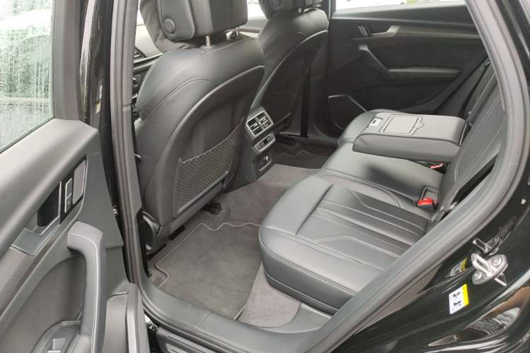 Used Audi Q5L 2025 40 TFSI Luxury Dynamic Edition Left Rear Seat