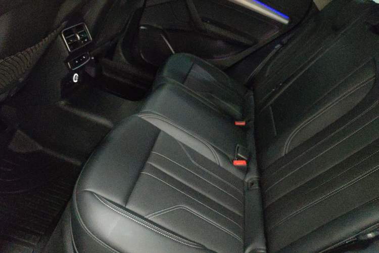 Used Audi Q5L 2025 quattro 45th Anniversary Edition 40 TFSI Sporty and Dynamic Model Left Rear Seat