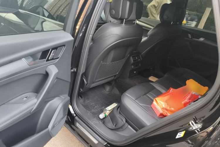Used Audi Q5L 2025 45 TFSI Luxury Dynamic Edition Left Rear Seat