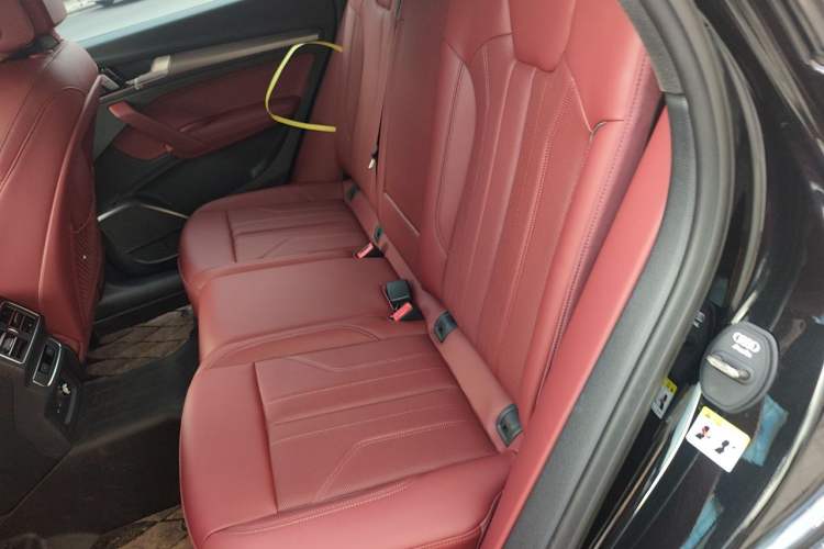 Used Audi Q5L 2025 quattro 45th Anniversary Edition 40 TFSI Luxury Dynamic Model Left Rear Seat