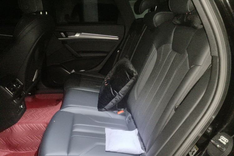 Used Audi Q5L 2025 quattro 45th Anniversary Edition 40 TFSI Luxury Dynamic Model Left Rear Seat