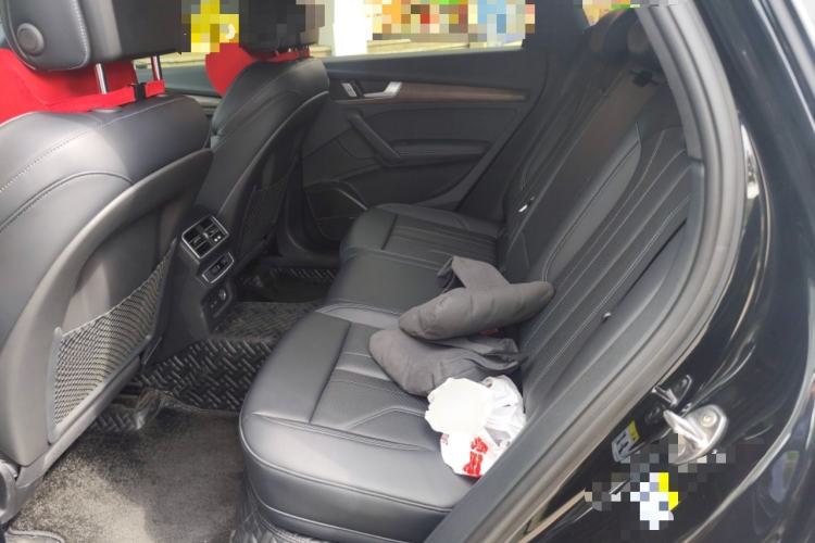 Used Audi Q5L 2025 quattro 45th Anniversary Edition 45 TFSI Luxury Dynamic Model Left Rear Seat