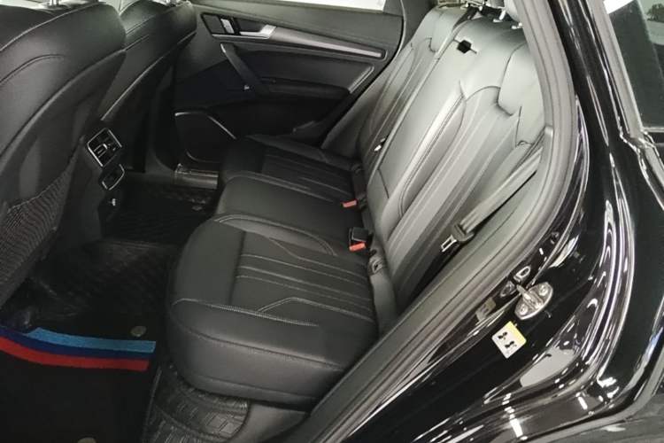 Used Audi Q5L 2025 40 TFSI Luxury Dynamic Edition Left Rear Seat