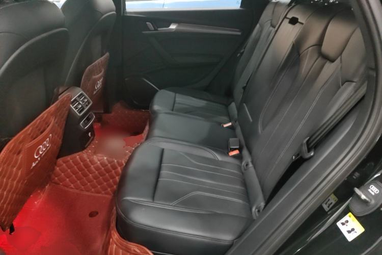 Used Audi Q5L 2025 40 TFSI Luxury Dynamic Edition Left Rear Seat
