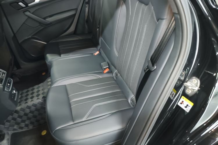Used Audi Q5L 2025 40 TFSI Luxury Dynamic Edition Left Rear Seat