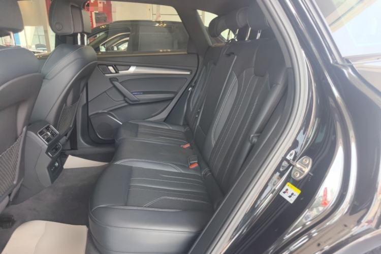Used Audi Q5L 2025 40 TFSI Luxury Dynamic Edition Left Rear Seat