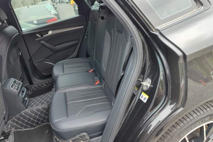 Used Audi Q5L 2025 40 TFSI Luxury Dynamic Edition Left Rear Seat