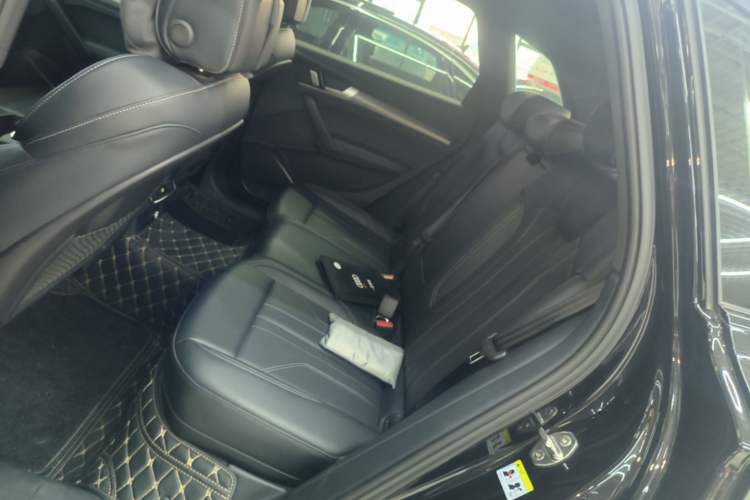 Used Audi Q5L 2025 40 TFSI Luxury Dynamic Edition Left Rear Seat