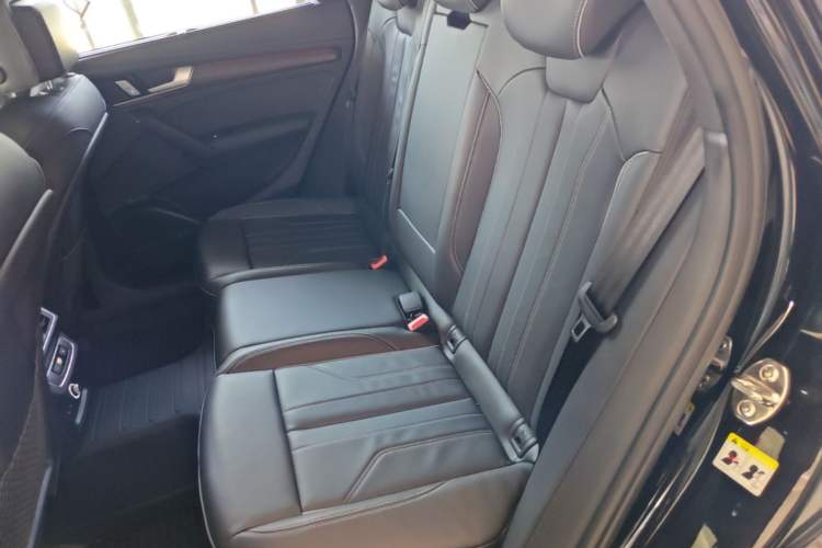 Used Audi Q5L 2025 quattro 45th Anniversary Edition 45 TFSI Prestige Dynamic Model Left Rear Seat