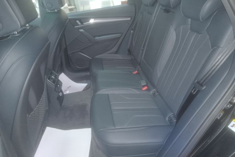 Used Audi Q5L 2025 quattro 45th Anniversary Edition 40 TFSI Luxury Dynamic Model Left Rear Seat