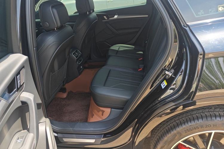 Used Audi Q5L 2025 45 TFSI Luxury Dynamic Edition Left Rear Seat