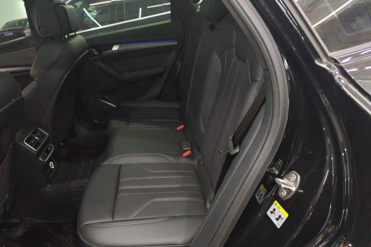 Used Audi Q5L 2025 40 TFSI Luxury Dynamic Edition Left Rear Seat