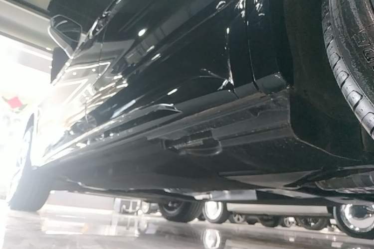 Used Audi Q5L 2025 quattro 45th Anniversary Edition 40 TFSI Luxury Dynamic Model Left Side Sill