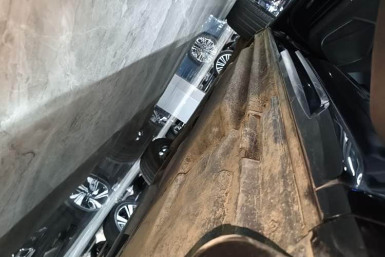 Used Audi Q5L 2025 40 TFSI Luxury Dynamic Edition Left Side Sill