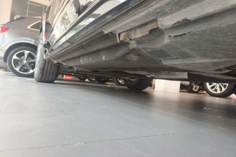 Used Audi Q5L 2025 40 TFSI Luxury Dynamic Edition Left Side Sill
