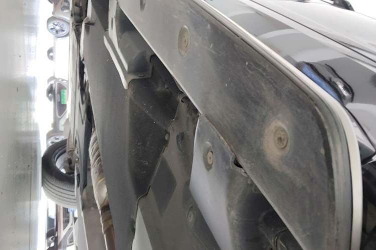 Used Audi Q5L 2025 quattro 45th Anniversary Edition 45 TFSI Prestige Dynamic Model Left Side Sill