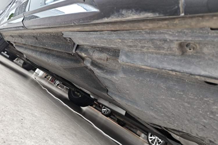 Used Audi Q5L 2025 quattro 45th Anniversary Edition 40 TFSI Luxury Dynamic Model Left Side Sill