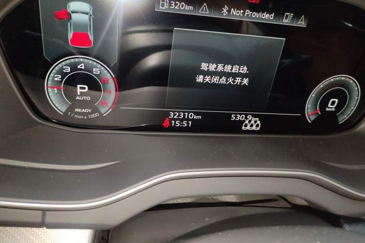 Used Audi Q5L 2025 40 TFSI Luxury Dynamic Edition Odometer Close Up