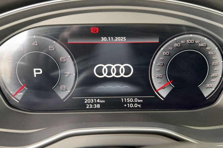 Used Audi Q5L 2025 quattro 45th Anniversary Edition 40 TFSI Sporty and Dynamic Model Odometer Close Up