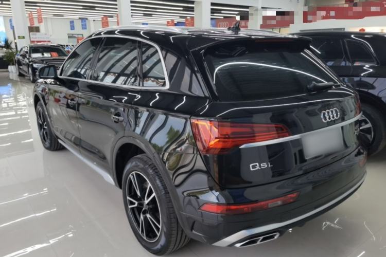 Used Audi Q5L 2025 quattro 45th Anniversary Edition 40 TFSI Sporty and Dynamic Model Rear Left 45 Deg