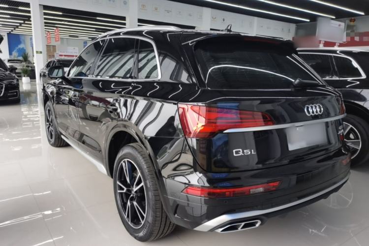 Used Audi Q5L 2025 quattro 45th Anniversary Edition 40 TFSI Sporty and Dynamic Model Rear Left 45 Deg