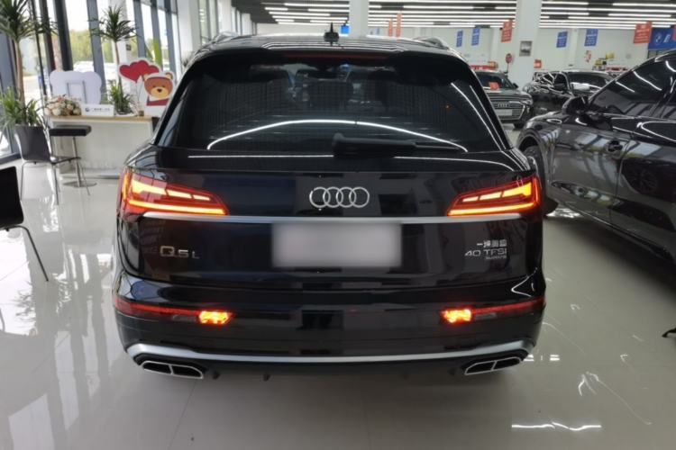 Used Audi Q5L 2025 quattro 45th Anniversary Edition 40 TFSI Sporty and Dynamic Model Rear