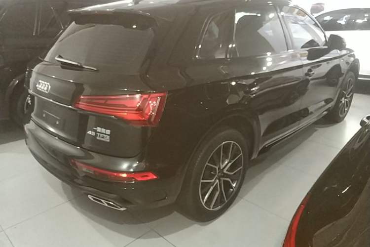 Used Audi Q5L 2025 45 TFSI Luxury Dynamic Edition Rear Right 45 Deg