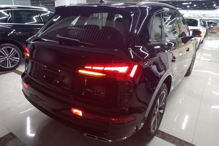 Used Audi Q5L 2025 40 TFSI Luxury Dynamic Edition Rear Right 45 Deg