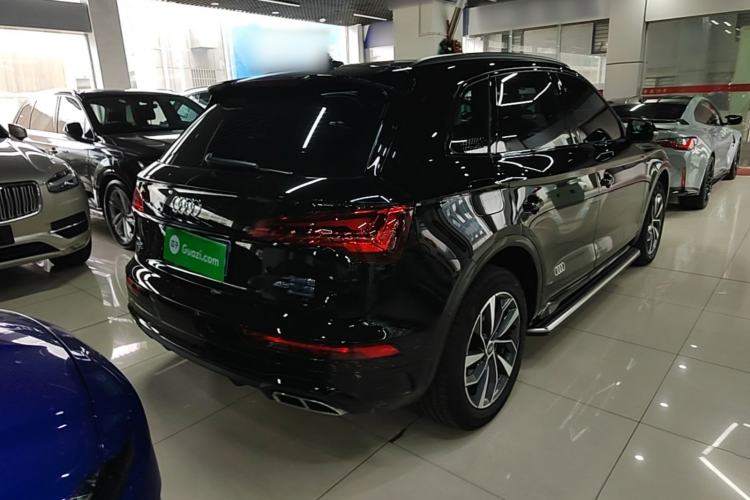 Used Audi Q5L 2025 40 TFSI Luxury Dynamic Edition Rear Right 45 Deg