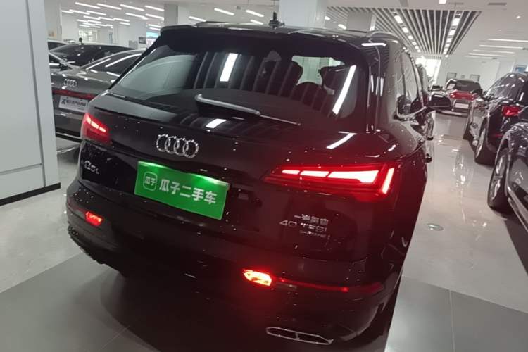 Used Audi Q5L 2025 quattro 45th Anniversary Edition 40 TFSI Luxury Dynamic Model Rear Right 45 Deg