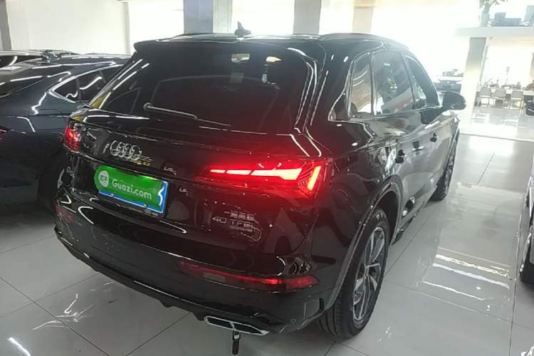 Used Audi Q5L 2025 quattro 45th Anniversary Edition 40 TFSI Luxury Dynamic Model Rear Right 45 Deg