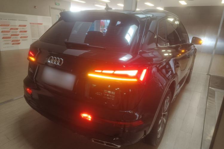 Used Audi Q5L 2025 quattro 45th Anniversary Edition 40 TFSI Luxury Dynamic Model Rear Right 45 Deg