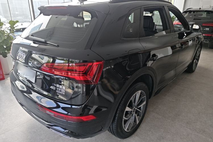 Used Audi Q5L 2025 quattro 45th Anniversary Edition 40 TFSI Luxury Dynamic Model Rear Right 45 Deg