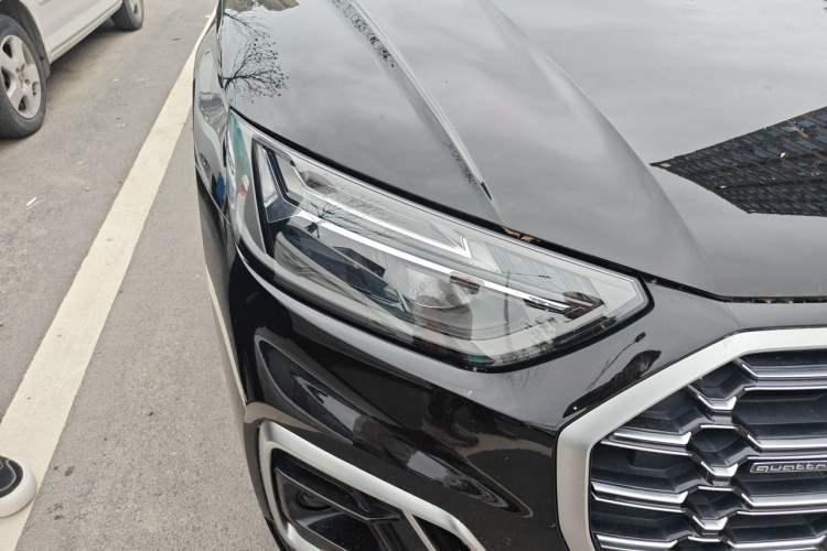 Used Audi Q5L 2025 quattro 45th Anniversary Edition 40 TFSI Sporty and Dynamic Model Right Front Headlight