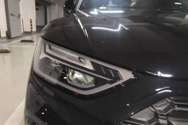Used Audi Q5L 2025 quattro 45th Anniversary Edition 45 TFSI Luxury Dynamic Model Right Front Headlight