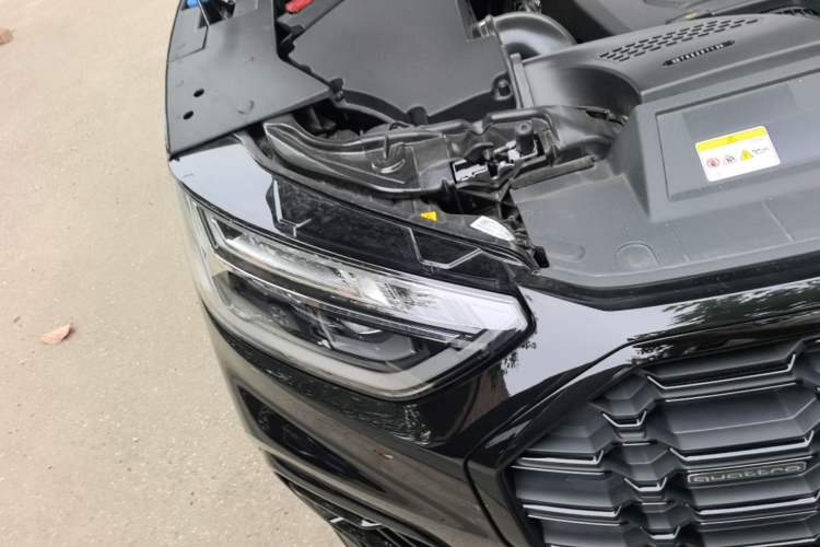 Used Audi Q5L 2025 quattro 45th Anniversary Edition 45 TFSI Luxury Dynamic Model Right Front Headlight