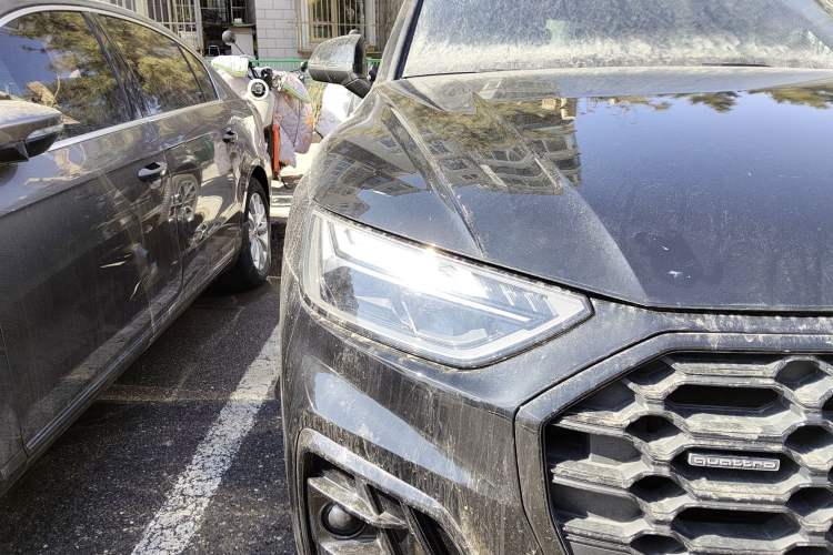 Used Audi Q5L 2025 40 TFSI Luxury Dynamic Edition Right Front Headlight
