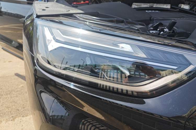 Used Audi Q5L 2025 45 TFSI Luxury Dynamic Edition Right Front Headlight