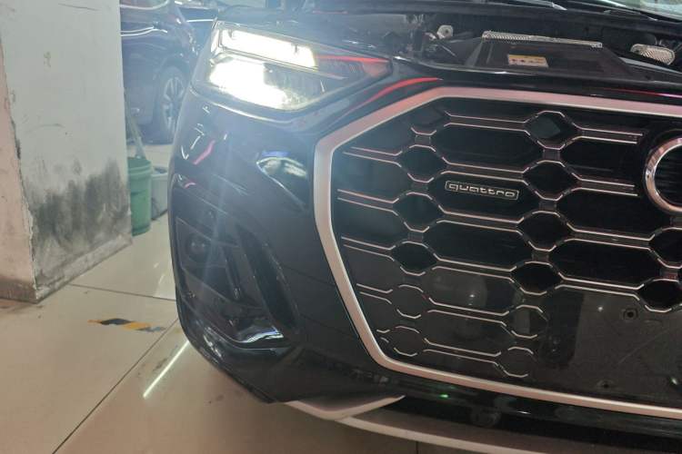 Used Audi Q5L 2025 40 TFSI Luxury Dynamic Edition Right Front Headlight