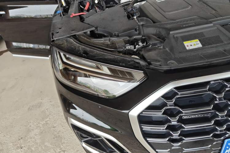 Used Audi Q5L 2025 quattro 45th Anniversary Edition 40 TFSI Sporty and Dynamic Model Right Front Headlight