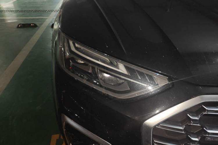 Used Audi Q5L 2025 quattro 45th Anniversary Edition 40 TFSI Sporty and Dynamic Model Right Front Headlight