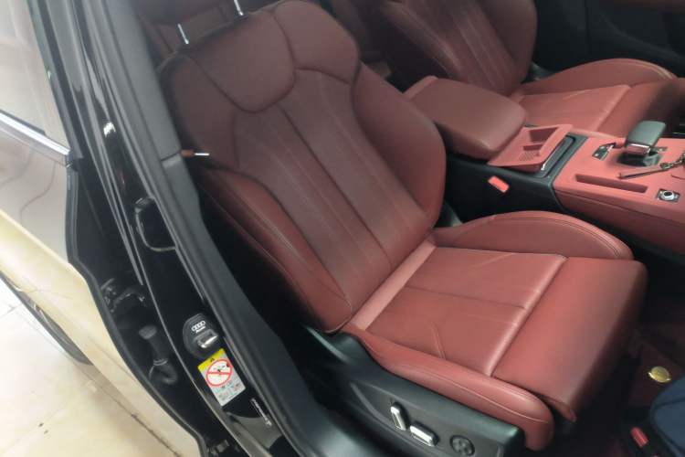 Used Audi Q5L 2025 quattro 45th Anniversary Edition 40 TFSI Luxury Dynamic Model Right Front Seat