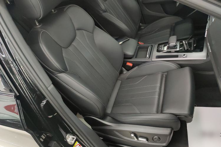 Used Audi Q5L 2025 40 TFSI Luxury Dynamic Edition Right Front Seat